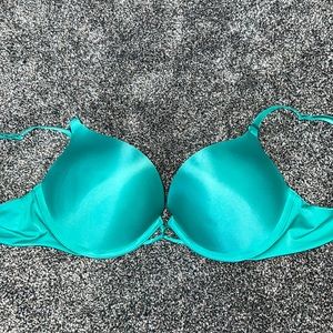 Victoria Secret Bombshell Plunge bra, Size 34C.